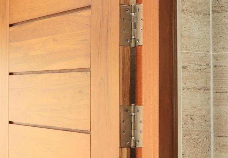 Pose de portes en bois sur mesure, un savoir-faire d'atelier pr&egrave;s de Saverne